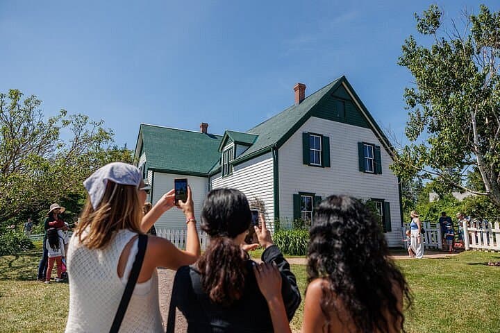 Prince Edward Island Premium Tour With Anne of Green Gables